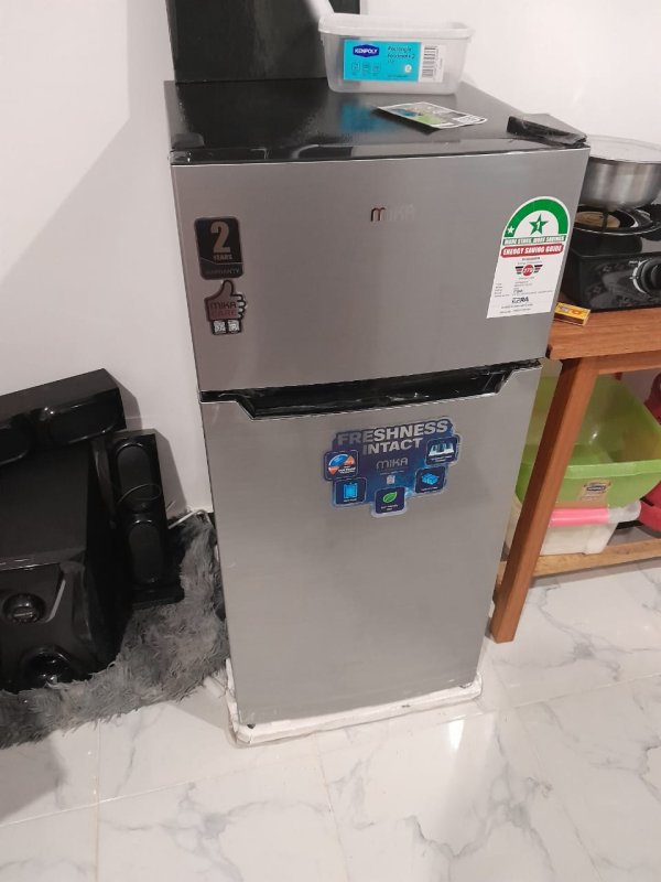 Refrigerator 